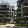 analog-landscape-city-with-buildings location appartement